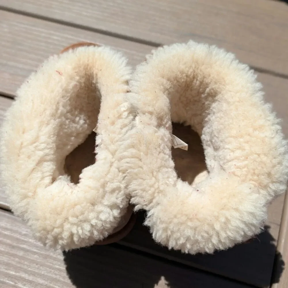 Womens UGG® Mini Bailey Bow II Boot - Chestnut Size 4